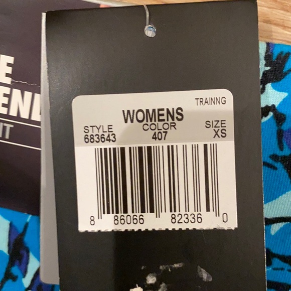 Nike Legend Tight Fit Leggings - X-Small - Picture 6 of 6